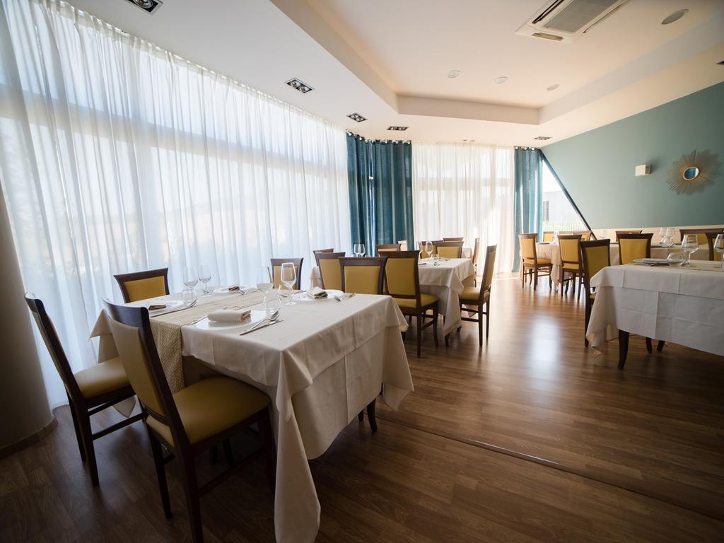 Hotel Select Атесса Экстерьер фото