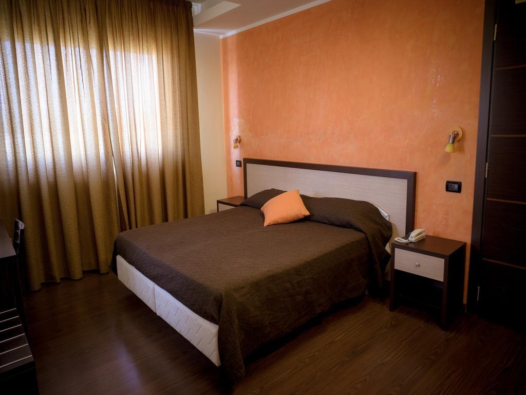 Hotel Select Атесса Экстерьер фото