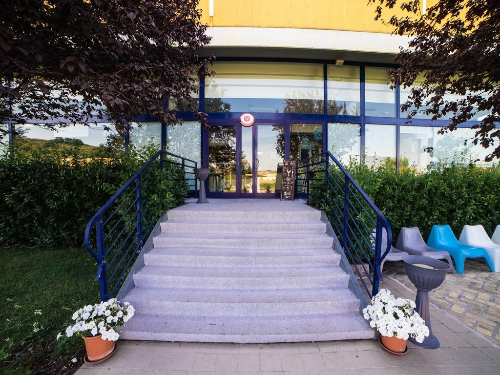 Hotel Select Атесса Экстерьер фото