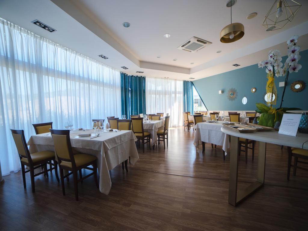 Hotel Select Атесса Экстерьер фото