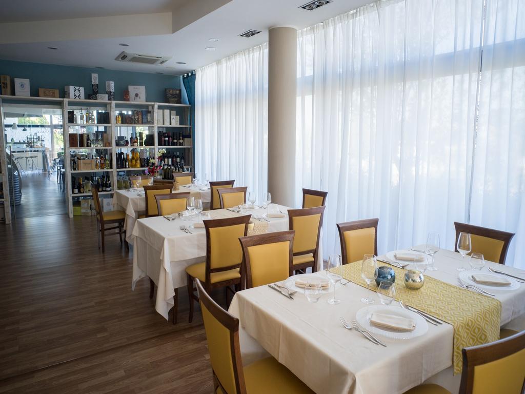 Hotel Select Атесса Экстерьер фото