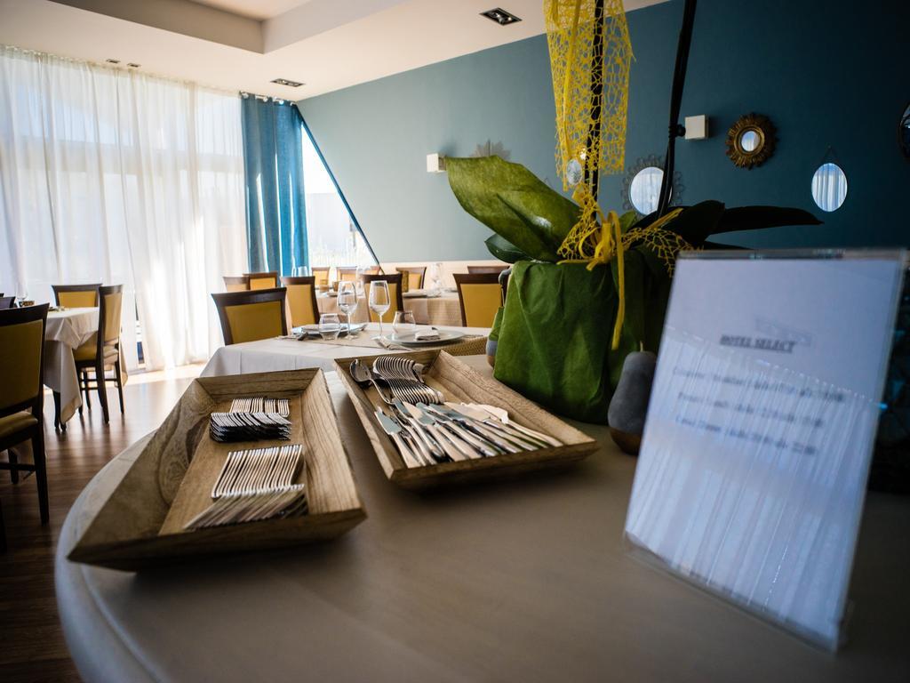 Hotel Select Атесса Экстерьер фото