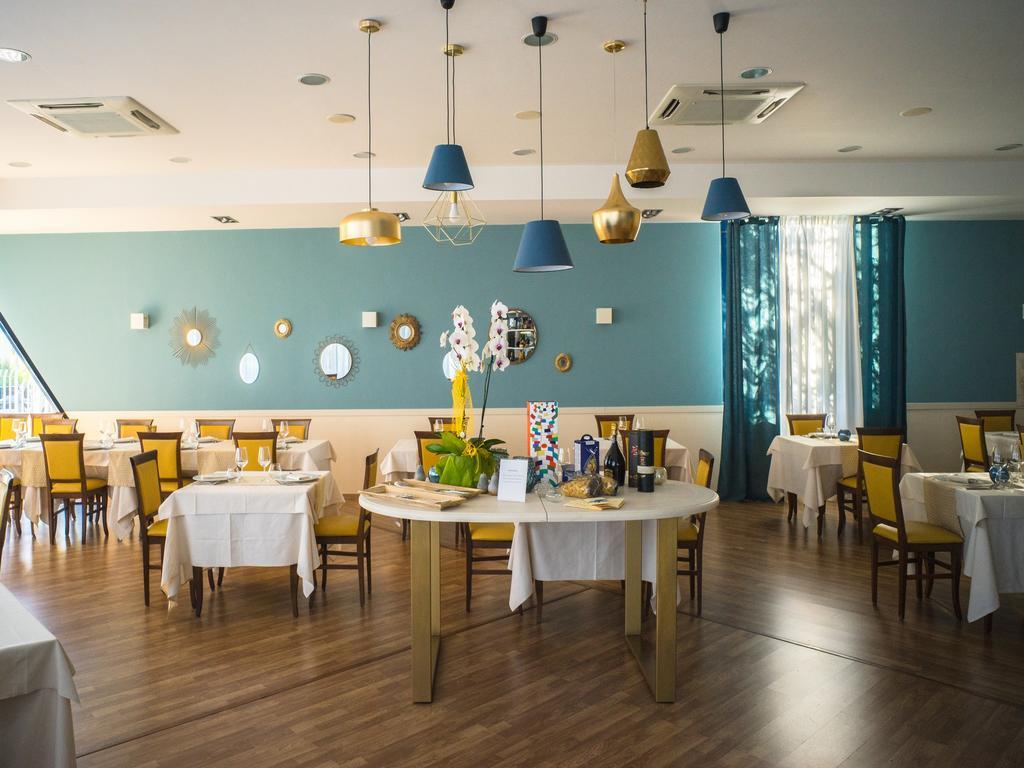Hotel Select Атесса Экстерьер фото