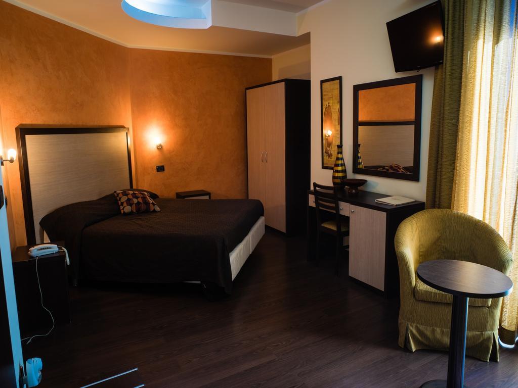 Hotel Select Атесса Экстерьер фото