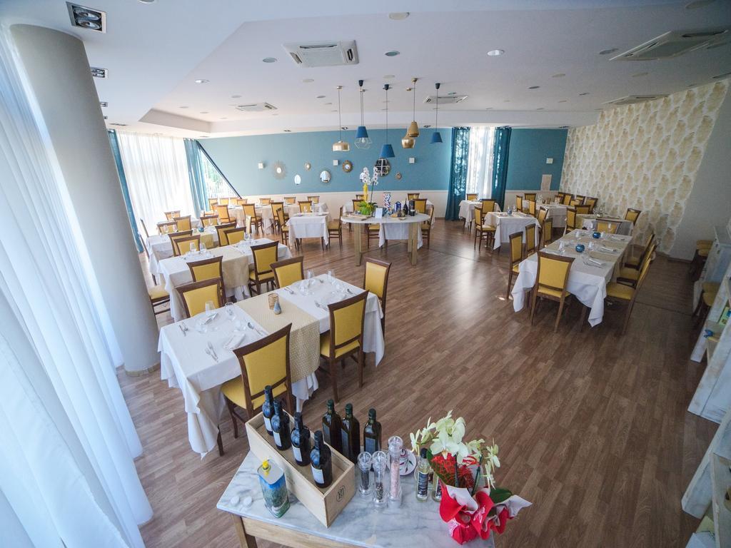 Hotel Select Атесса Экстерьер фото