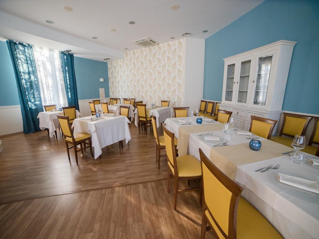 Hotel Select Атесса Экстерьер фото