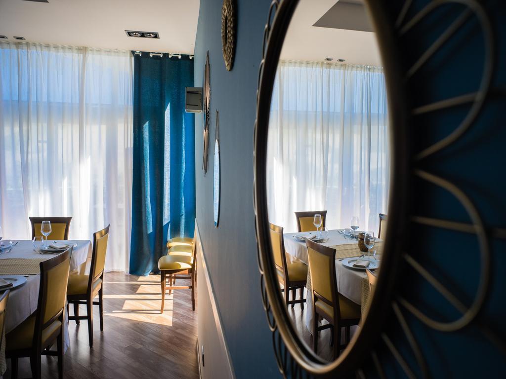 Hotel Select Атесса Экстерьер фото