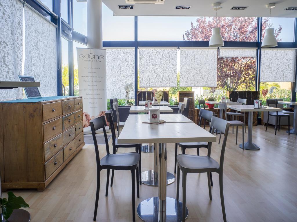 Hotel Select Атесса Экстерьер фото