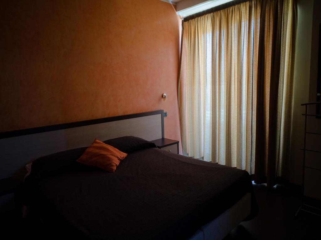 Hotel Select Атесса Экстерьер фото